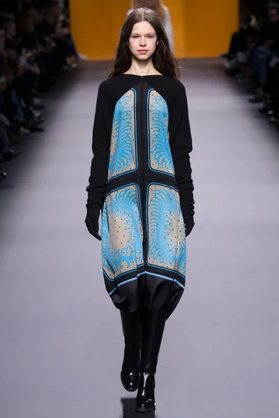 Look 18